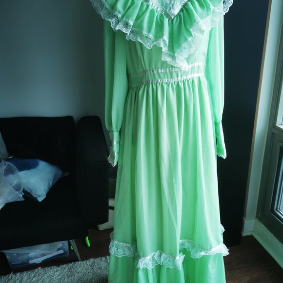 Handmade GunneSax Style Green Prairie Dress - Picture 6 of 6